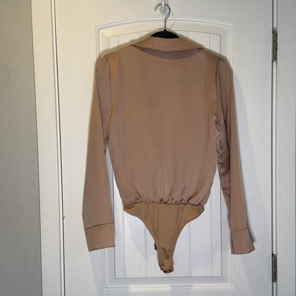 Aria Cove Tan Cuffed Sleeve Bodysuit with Notched Collar - Picture 4 of 5
